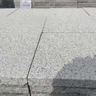 朝阳 白麻花岗岩石材推荐 荔枝面地铺石