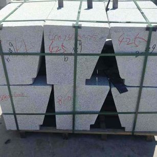 朝阳 芝麻白异形坐凳，石凳