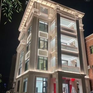 朝阳 芝麻白花岗岩别墅外墙夜间效果