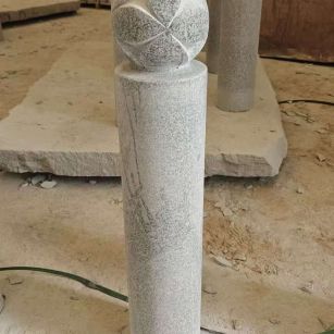 朝阳 芝麻白花岗岩石材挡车石柱、停车柱、圆柱挡车柱、方柱挡车柱等