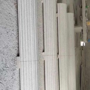 朝阳 花岗岩厂家带你看白麻花岗岩门楼大柱柱皮