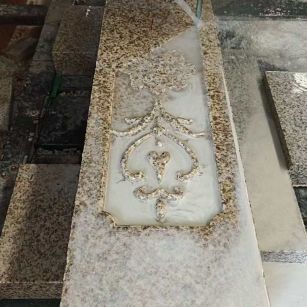 朝阳 黄金麻花岗岩异形加工雕刻栏杆大柱