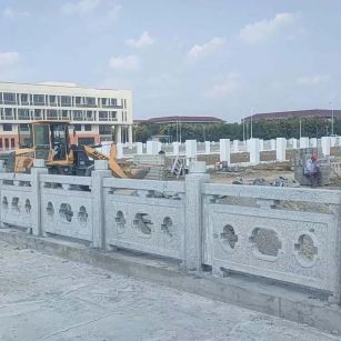 朝阳 白麻花岗岩荔枝面河道栏杆