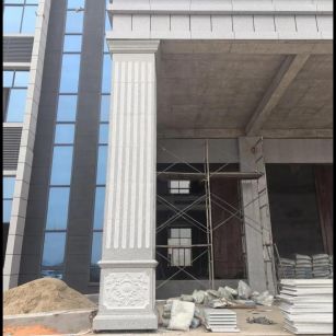 朝阳 芝麻白光面花岗岩门楼大柱（罗马柱）配雕花底座