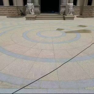 朝阳 黄金麻芝麻灰花岗岩石材地铺拼接效果