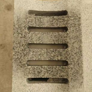 朝阳 芝麻白拉丝面花岗岩U型开槽排水槽