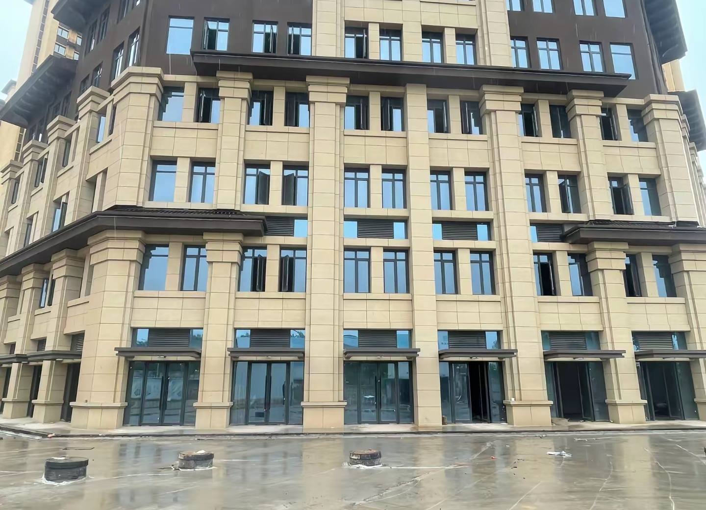 朝阳 黄金麻花岗岩荔枝面小区外墙干挂