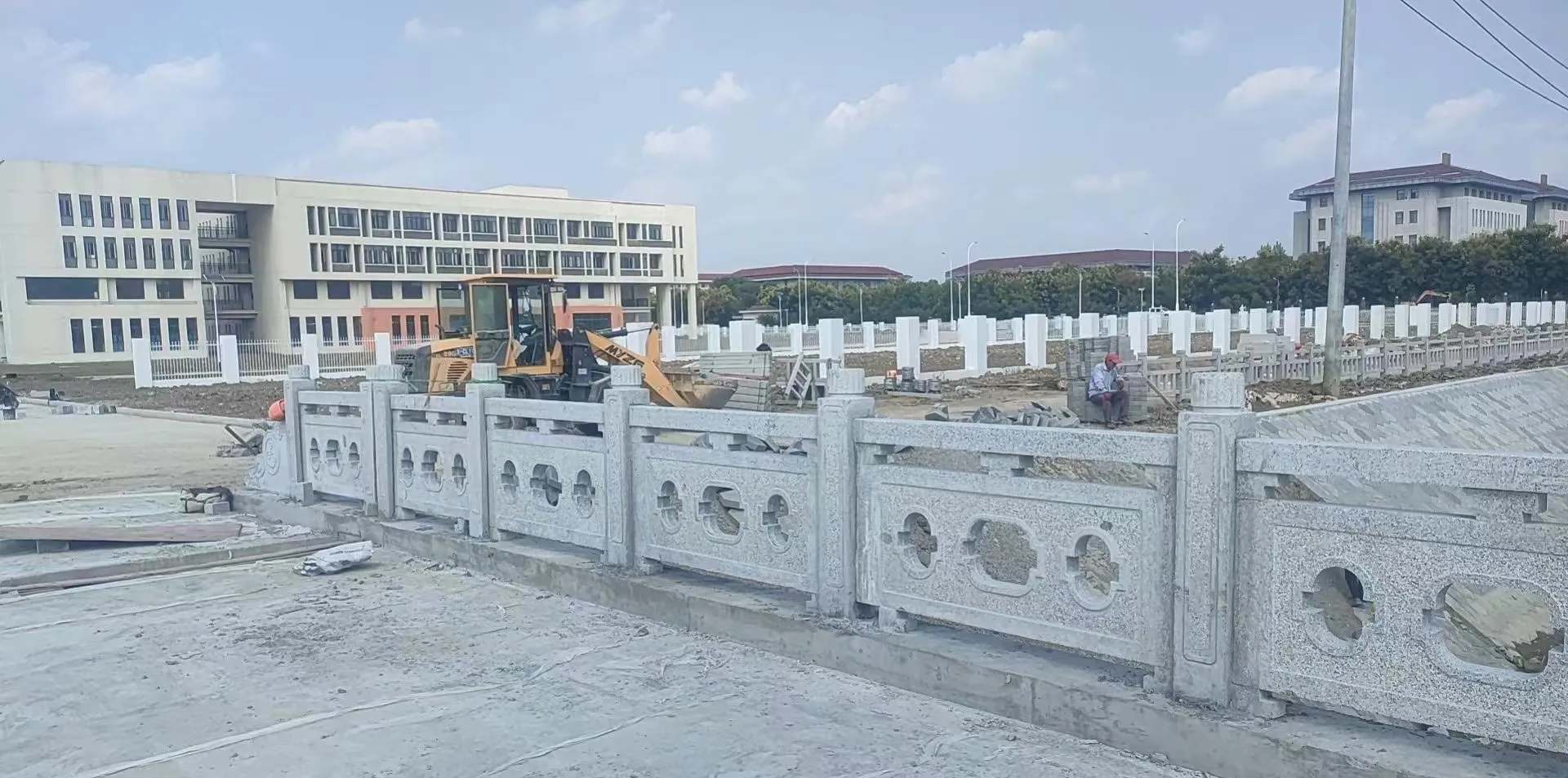 朝阳 白麻花岗岩荔枝面河道栏杆