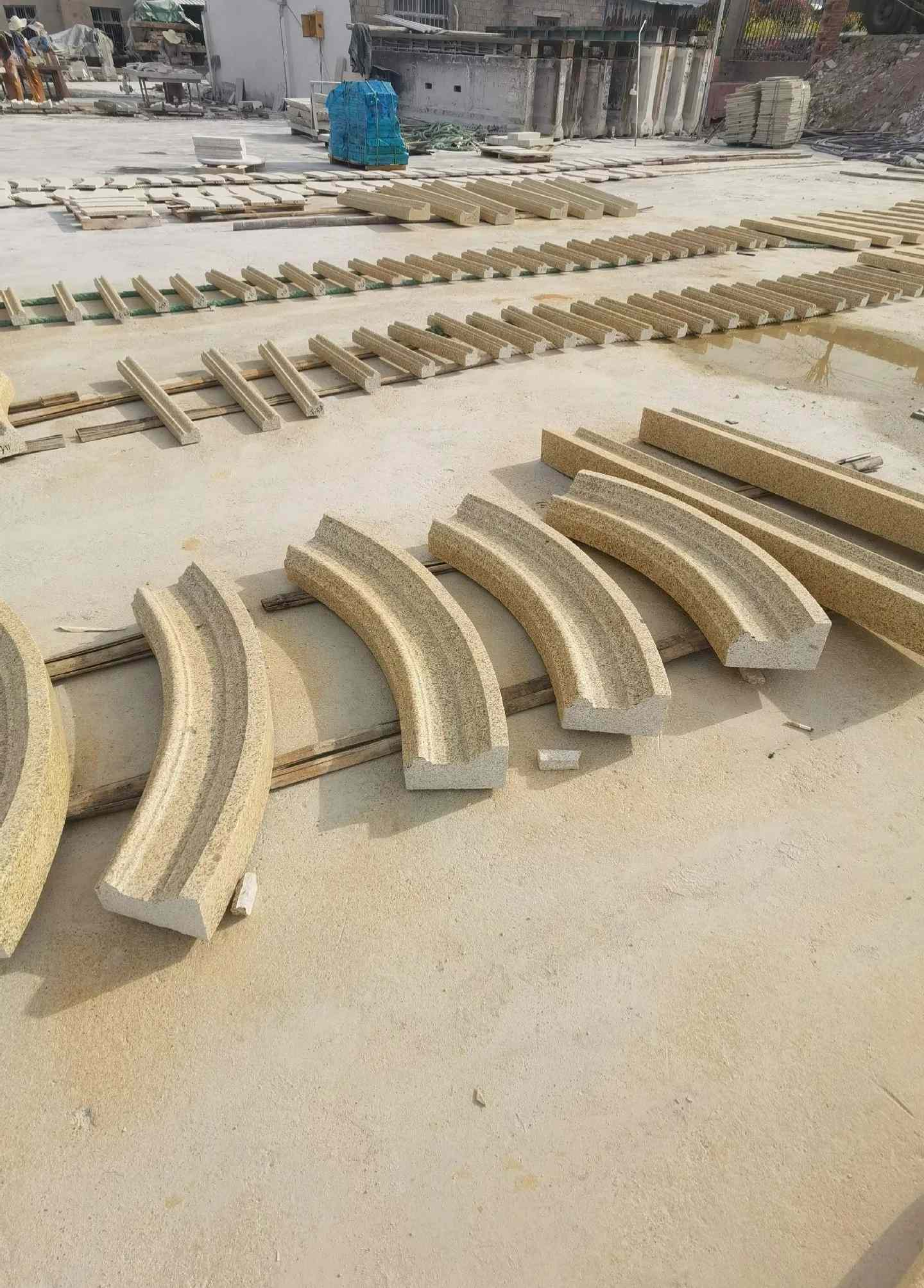 朝阳 黄金麻花岗岩别墅线条