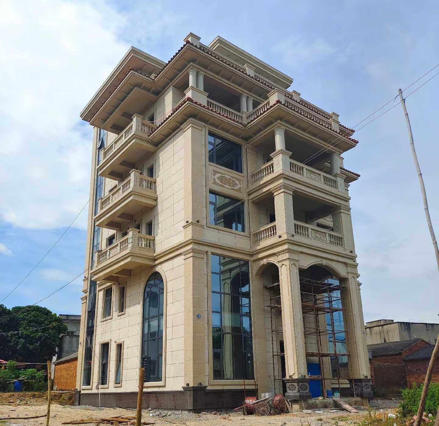 朝阳 黄金麻花岗岩石材别墅外墙干挂搭配（雕花栏杆花瓶柱门楼罗马柱）