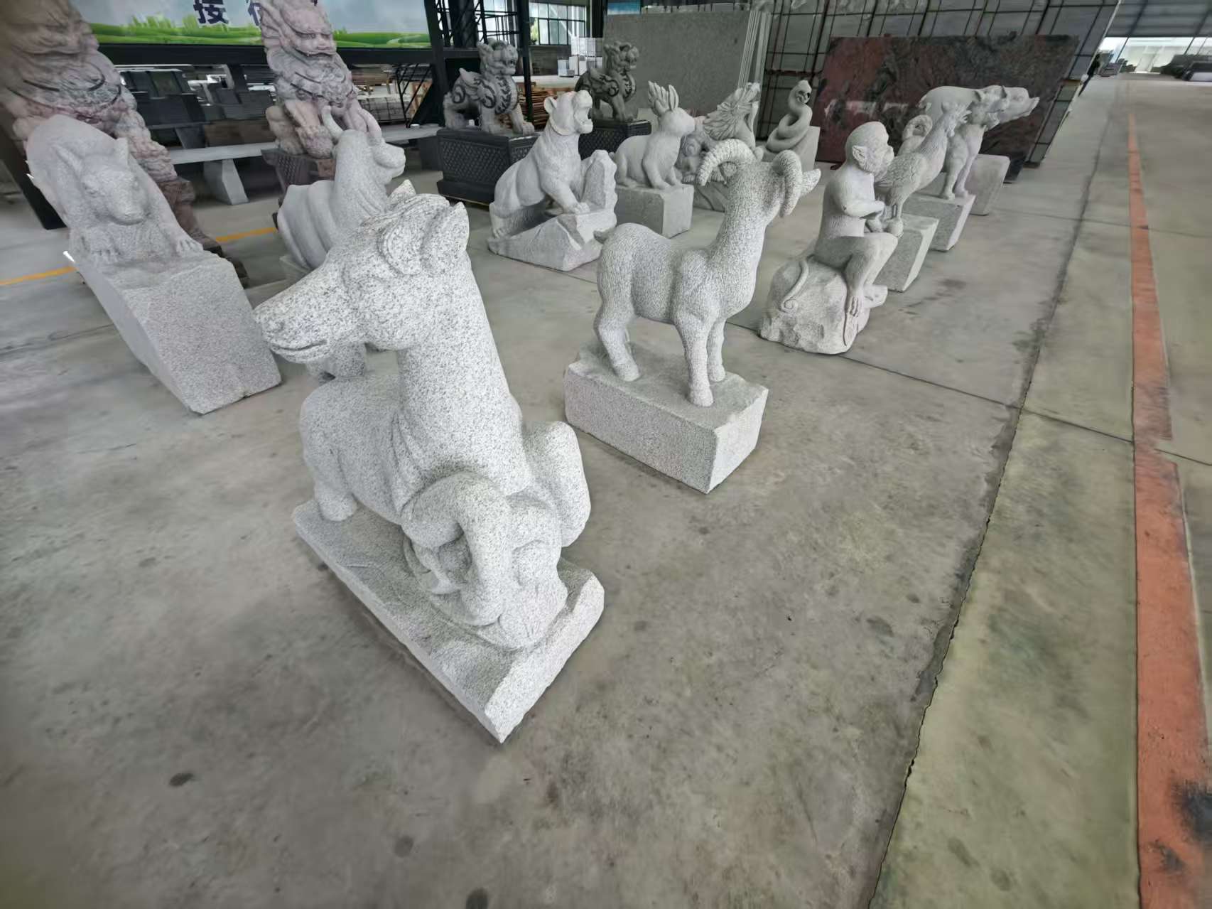 朝阳 芝麻白花岗岩造型立体雕刻——十二生肖