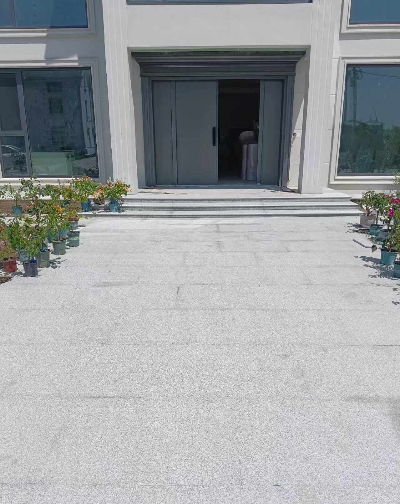 朝阳 芝麻白花岗岩地铺石地面铺装