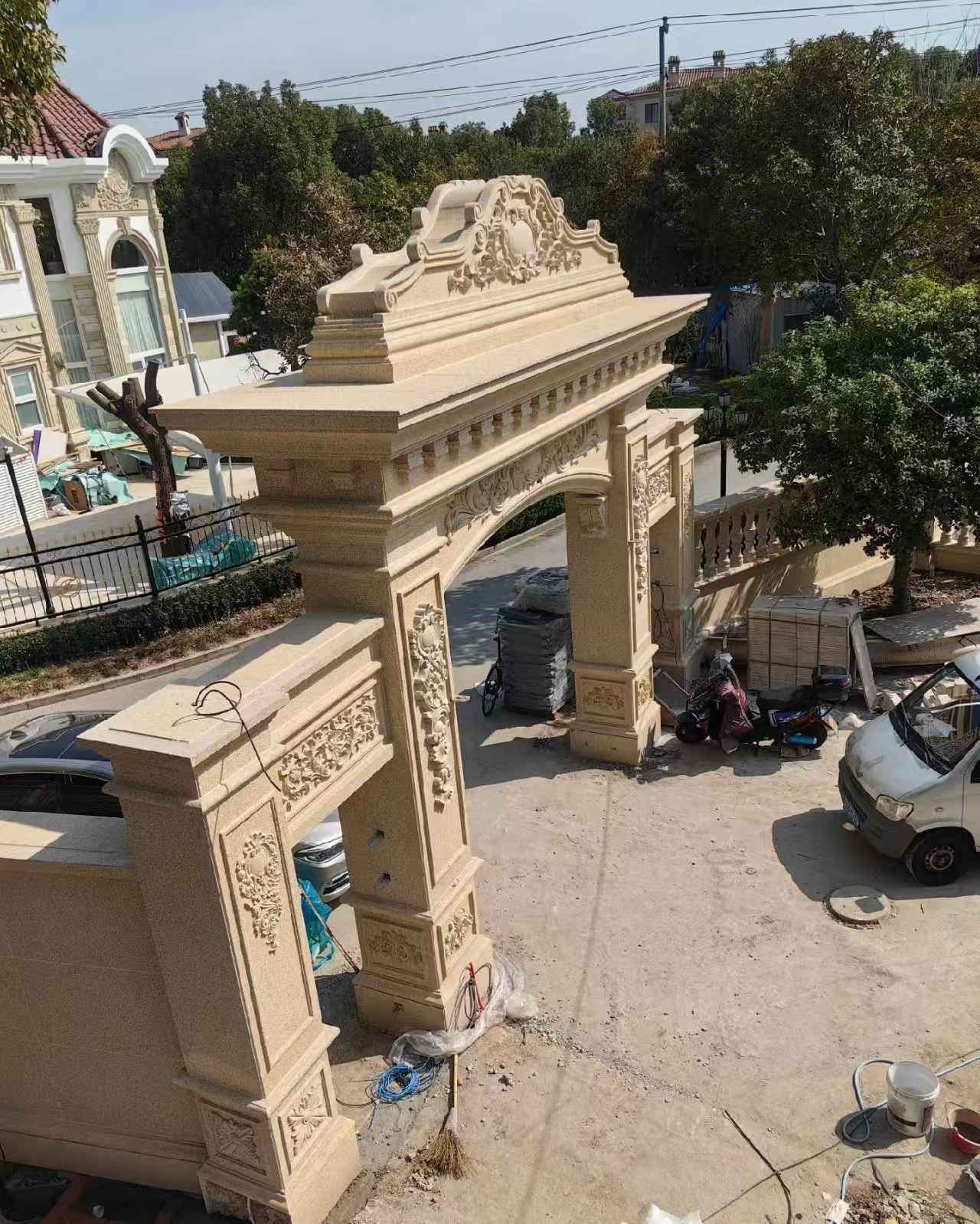 朝阳 黄金麻荔枝面花岗岩别墅门楼