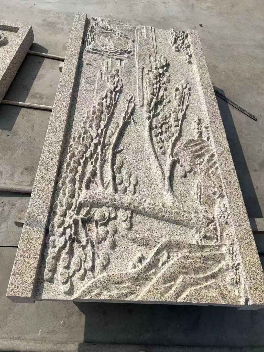 朝阳 黄金麻雕刻板浮雕迎客松