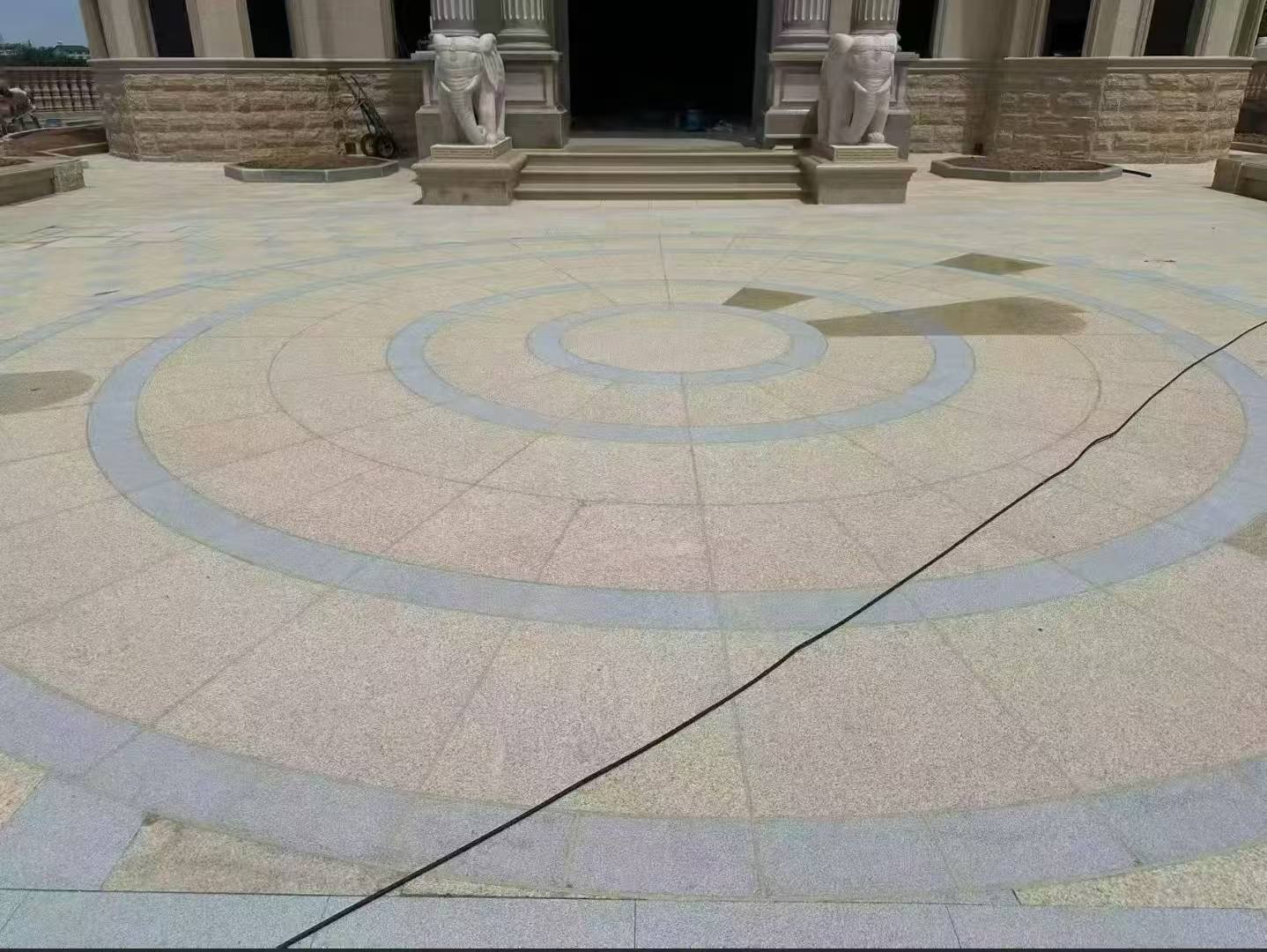 朝阳 黄金麻芝麻灰花岗岩石材地铺拼接效果